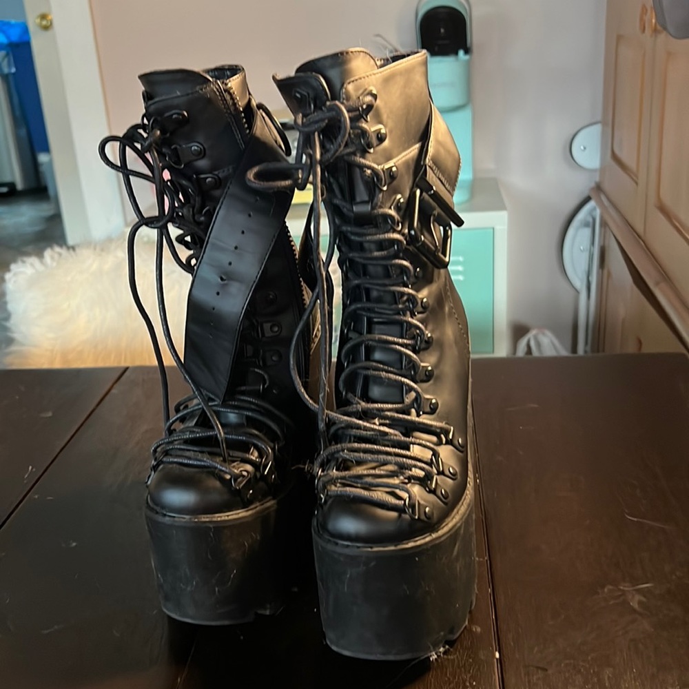 Platform boots